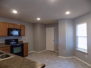 16905 Thorntree Ct in Justin, TX - Foto de edificio - Building Photo