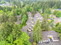 Spring Tree Condominiums in Renton, WA - Building Photo - Building Photo