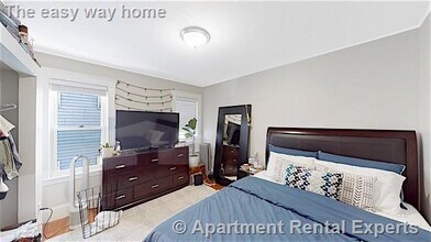 243 Summer St, Unit #1 in Somerville, MA - Building Photo - Building Photo