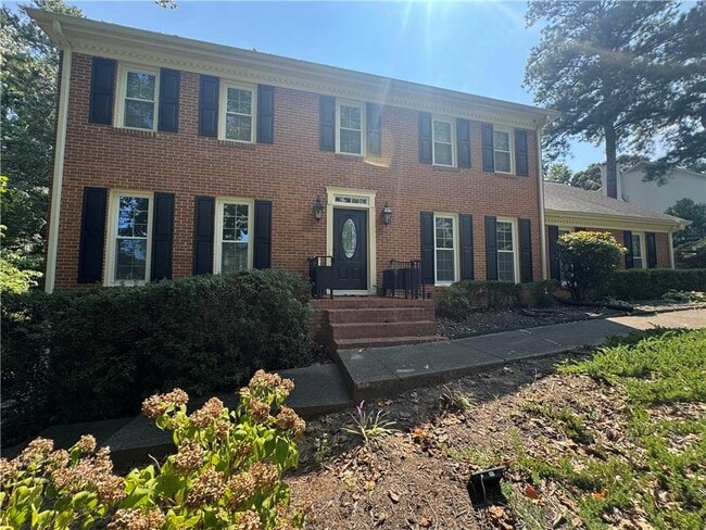 property at 3382 Somerset Trace