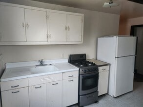 205 16th St, Unit 207-2nd Fl R in Altoona, PA - Building Photo - Building Photo