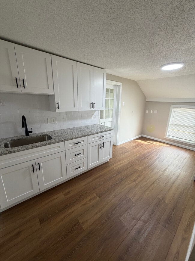45 Locust St, Unit 2N in New Britain, CT - Building Photo - Building Photo