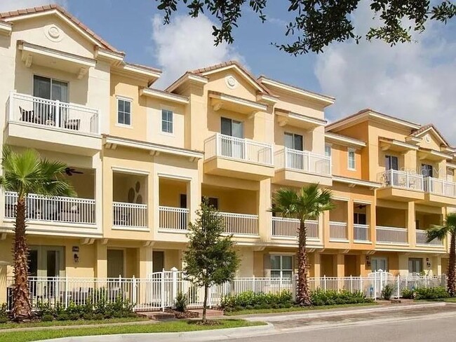 1568 Utica Trail in Lake Mary, FL - Foto de edificio - Building Photo