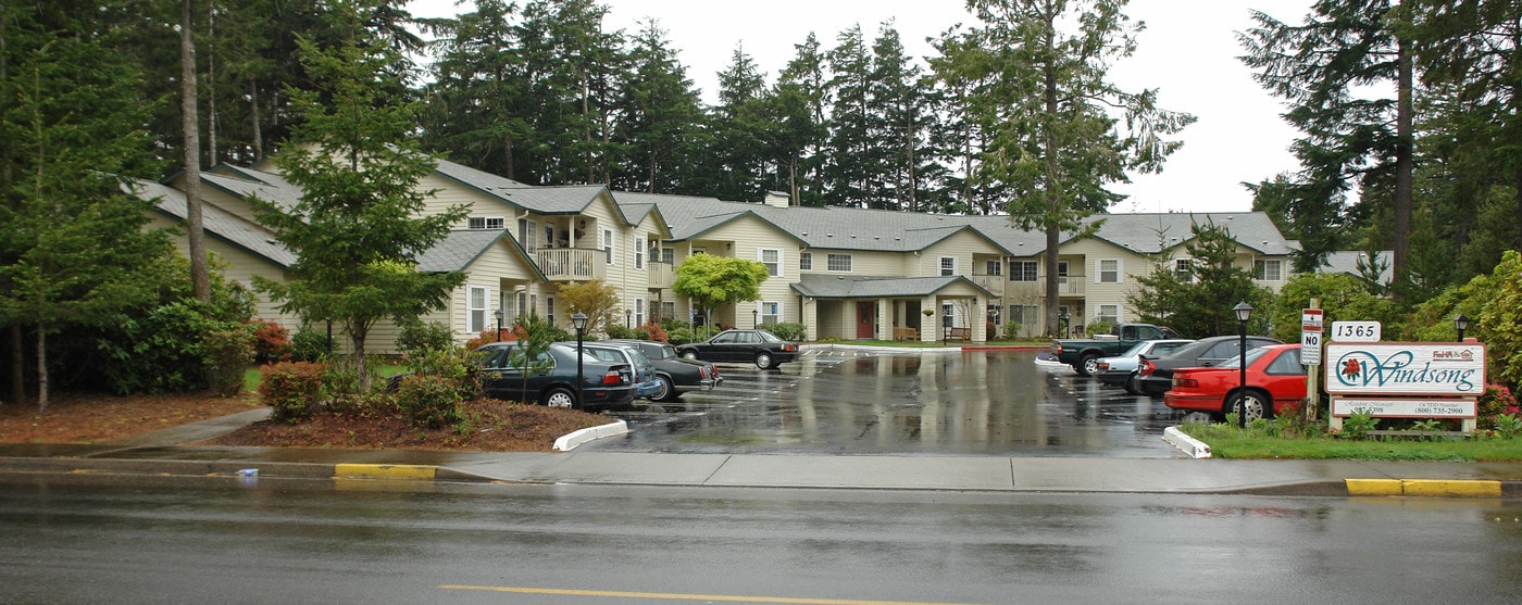 Windsong Senior Apartments in Florence, OR - Building Photo