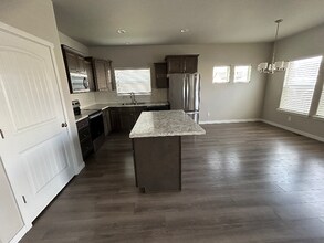 1008 Frank Henry Rd in Twin Falls, ID - Building Photo - Building Photo