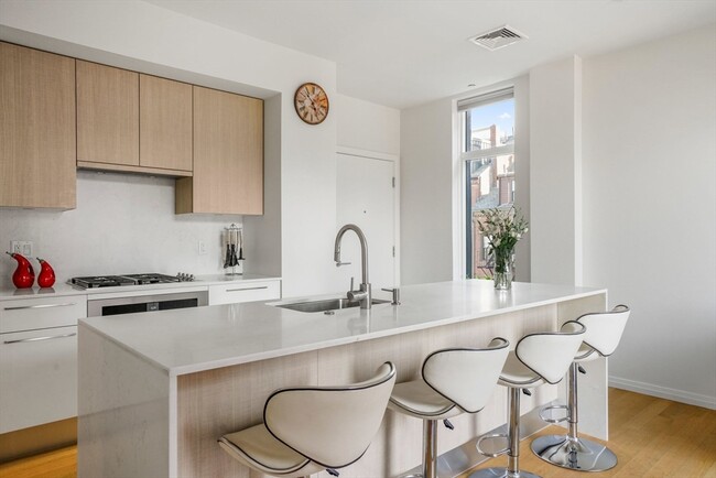 property at 7 E Springfield St