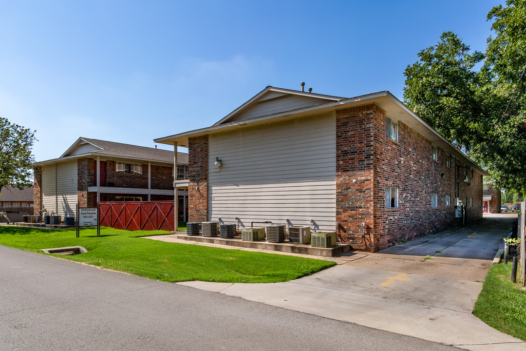 Hollywood Apartments in Tulsa, OK - Building Photo