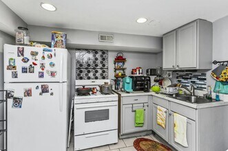 3508 W Diversey Ave, Unit Garden in Chicago, IL - Building Photo - Building Photo