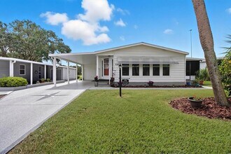 720 Orchid St in Lady Lake, FL - Building Photo - Building Photo