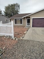 8396 E Stevens Dr, Unit A in Prescott Valley, AZ - Building Photo