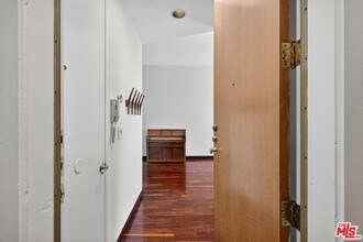 1653 Micheltorena St in Los Angeles, CA - Building Photo - Building Photo