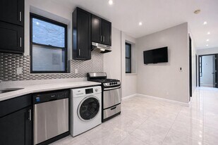 961 Columbus Ave in New York, NY - Building Photo