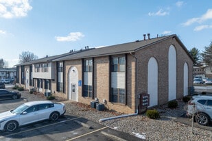 Perry Hills Colony in Canton, OH - Building Photo