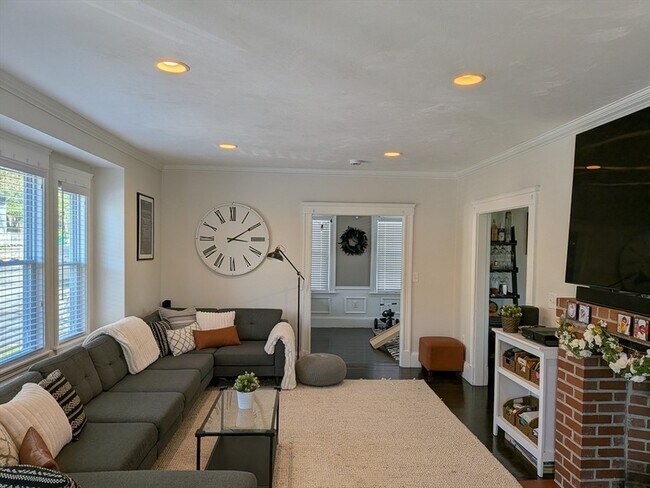 98 Rock Glen Rd in Medford, MA - Building Photo - Building Photo
