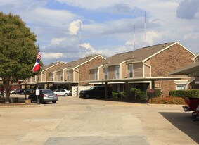 Willowbrook North Townhomes in Austin, TX - Building Photo
