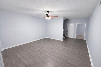 800 N San Jacinto St in Conroe, TX - Building Photo - Building Photo