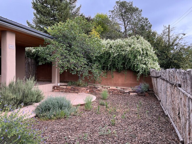 304 Lomita St in Santa Fe, NM - Building Photo - Building Photo