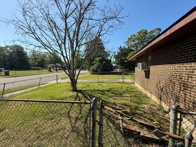 5190 Greensboro Dr in Montgomery, AL - Building Photo - Building Photo