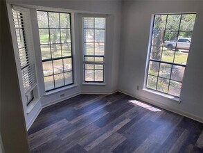 11912C US-290 in Austin, TX - Building Photo - Building Photo