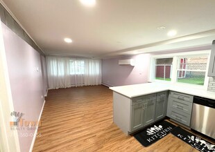 7734 W Addison St, Unit G in Chicago, IL - Building Photo - Building Photo