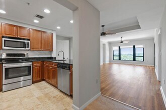 121 N MONROE Unit 8010 St in Tallahassee, FL - Building Photo - Building Photo