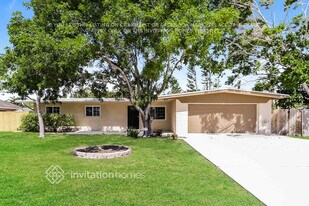 1304 62nd St NW in Bradenton, FL - Building Photo