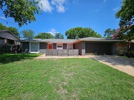 1515 Desert Quail Ln in Austin, TX - Building Photo