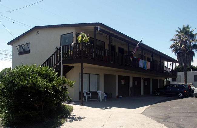 301 Avenida Del Mar in San Clemente, CA - Foto de edificio - Building Photo