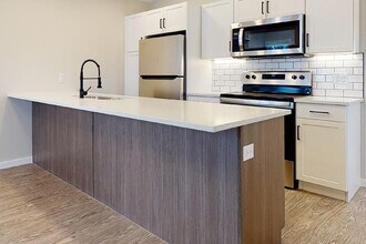 933 Taylor Ave in Winnipeg, MB - Building Photo - Building Photo