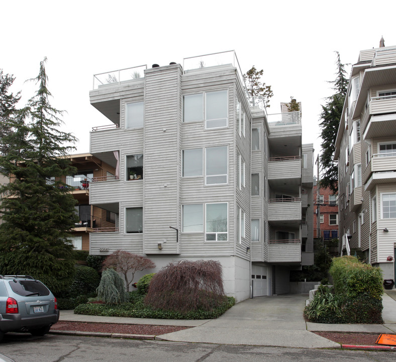 Yale Apartments in Seattle, WA - Building Photo