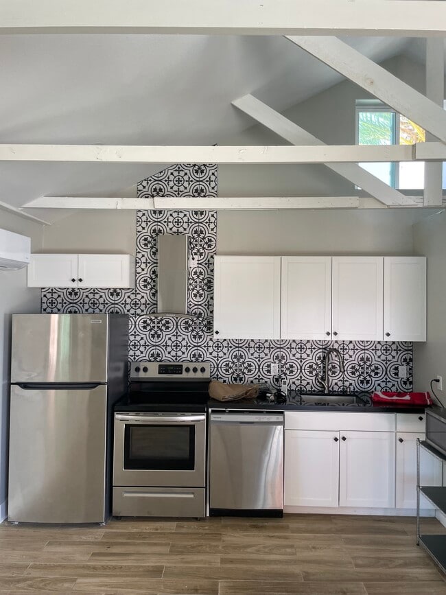 property at 706 Vale View Dr