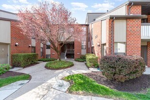 1210 Hampton Hill Ct in Harrisburg, PA - Building Photo