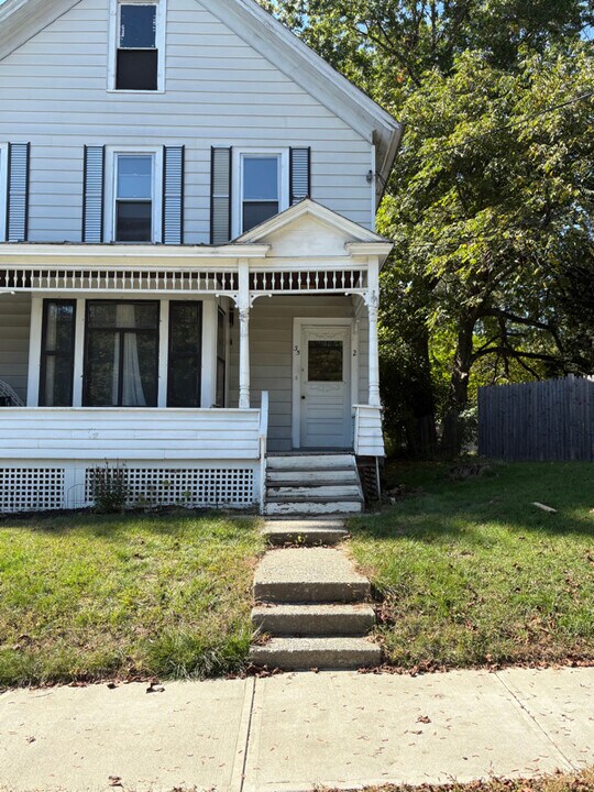 35 Center St in Ballston Spa, NY - Building Photo