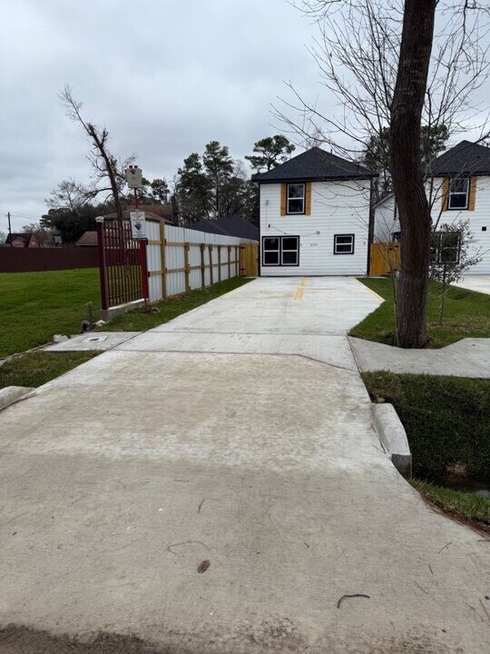 8224 Bigwood St in Houston, TX - Building Photo