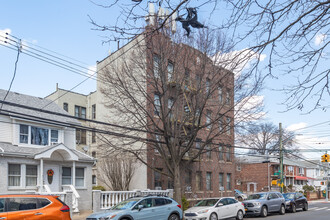 10166 125th St in South Richmond Hill, NY - Building Photo - Building Photo