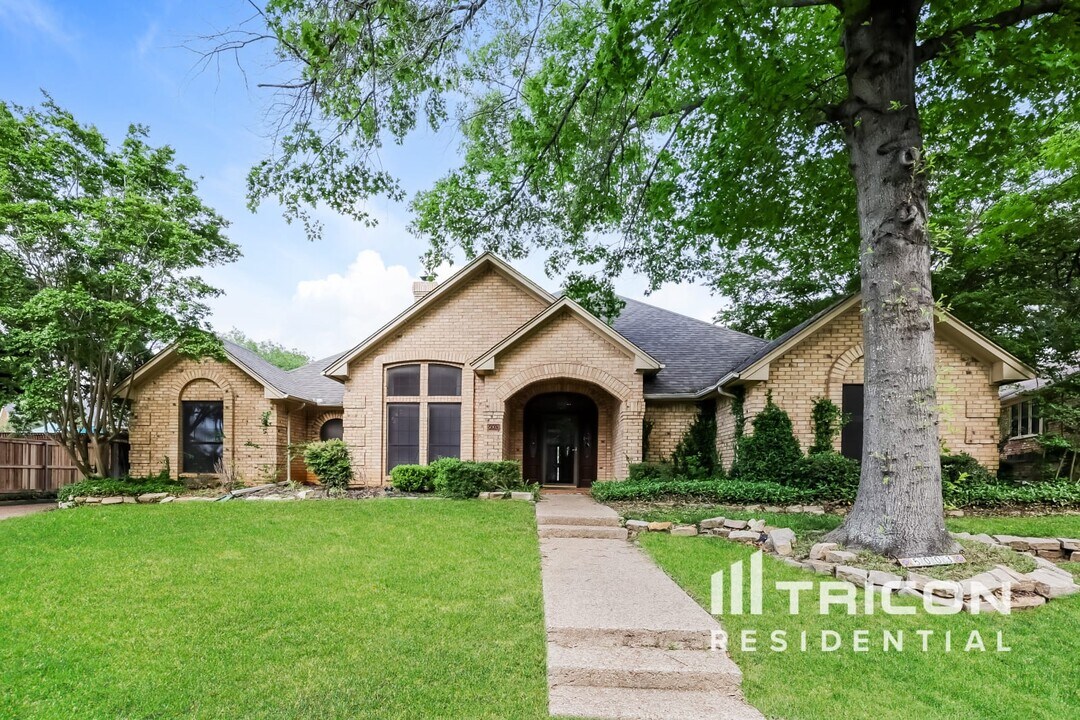 5003 Willow Park Dr in Arlington, TX - Building Photo