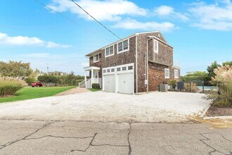 25 Exchange in Westhampton Beach, NY - Building Photo - Building Photo