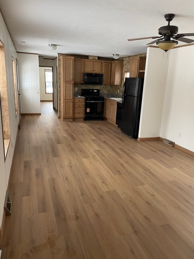 25 John Ln in Beacon, NY - Foto de edificio - Building Photo