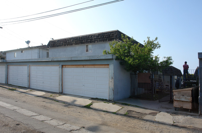 430 E Dollie St in Oxnard, CA - Foto de edificio - Building Photo