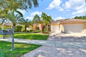 2965 Wentworth in Weston, FL - Building Photo - Building Photo