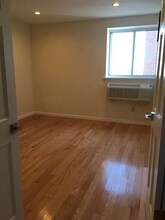 51-25 Queens Blvd in Queens, NY - Building Photo - Building Photo