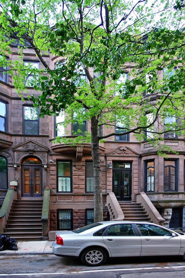 Coversion To Sfr in New York, NY - Foto de edificio - Building Photo