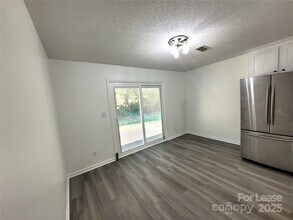 102 Brandywine Dr NE in Conover, NC - Building Photo - Building Photo