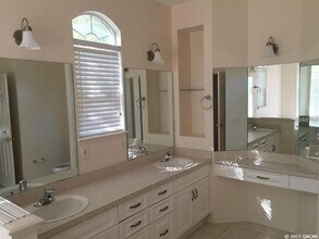 7129 SW 84th Way in Gainesville, FL - Building Photo - Building Photo