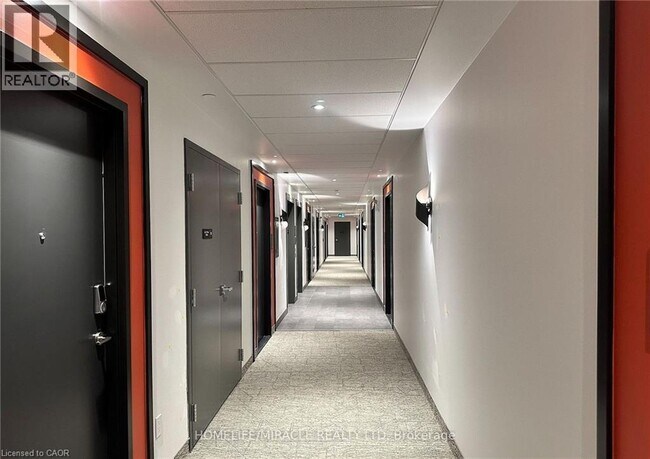 210 Erb St. W in Waterloo, ON - Building Photo - Building Photo