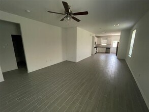 25540 Northpark Palm Dr in Porter, TX - Building Photo - Building Photo