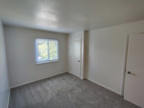 600 Reusens Rd, Unit E53 in Lynchburg, VA - Foto de edificio - Building Photo