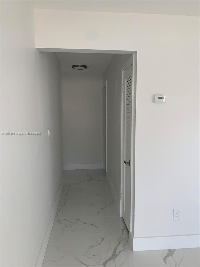 3262 SW 23rd Terrace in Miami, FL - Building Photo - Building Photo