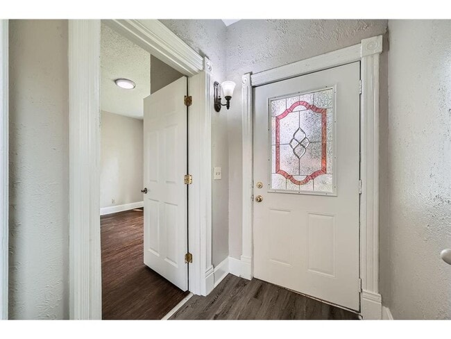 911 Sims Ave in St. Paul, MN - Building Photo - Building Photo