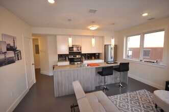 663 Massachusetts Ave, Unit 659-4 in Boston, MA - Building Photo - Building Photo
